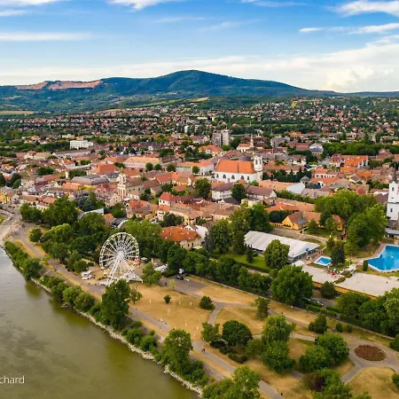 Becsi Kapu Apartman Vac
