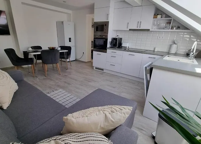 דירה Becsi Kapu Apartman
